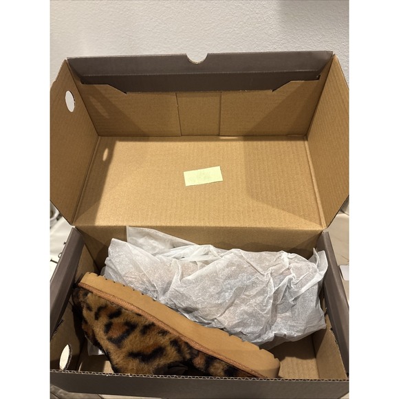 NEW! Ariat Leopard Print Cozy Slide Women's Size 6 Fleece Slides - Picture 6 of 7